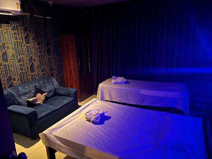 Deep tisse massage spa in bandra west
